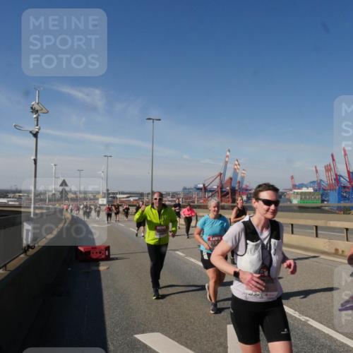 03.10.2025 - Köhlbrandbrückenlauf Matties Gatica Varas http://msf.ph/oto/9004906 03.10.2025 12:58:49 Position 2  meine-sportfotos.de