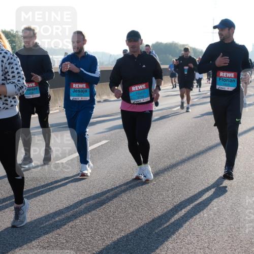 03.10.2025 - Köhlbrandbrückenlauf Fabian Wolf http://msf.ph/oto/9004908 03.10.2025 09:18:57 Position 3 1162, 1408, 1675, 3799, 1605 meine-sportfotos.de