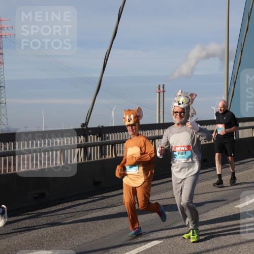 03.10.2025 - Köhlbrandbrückenlauf Julia Fischer http://msf.ph/oto/9004939 03.10.2025 09:50:38 Position 2 1456, 1289 meine-sportfotos.de