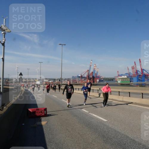03.10.2025 - Köhlbrandbrückenlauf Matties Gatica Varas http://msf.ph/oto/9004940 03.10.2025 12:58:51 Position 2  meine-sportfotos.de