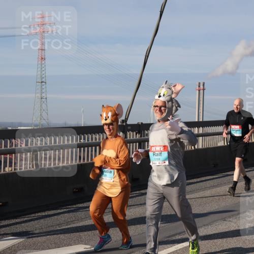 03.10.2025 - Köhlbrandbrückenlauf Julia Fischer http://msf.ph/oto/9004942 03.10.2025 09:50:39 Position 2 288, 1289 meine-sportfotos.de
