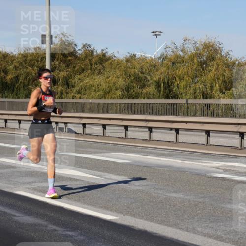 03.10.2025 - Köhlbrandbrückenlauf Julia Fischer http://msf.ph/oto/9004946 03.10.2025 12:36:44 Position 3  meine-sportfotos.de