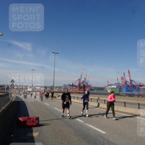 03.10.2025 - Köhlbrandbrückenlauf Matties Gatica Varas http://msf.ph/oto/9004947 03.10.2025 12:58:51 Position 2  meine-sportfotos.de