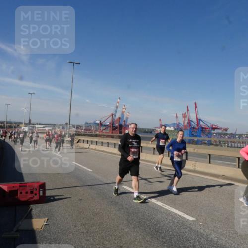 03.10.2025 - Köhlbrandbrückenlauf Matties Gatica Varas http://msf.ph/oto/9004958 03.10.2025 12:58:52 Position 2  meine-sportfotos.de