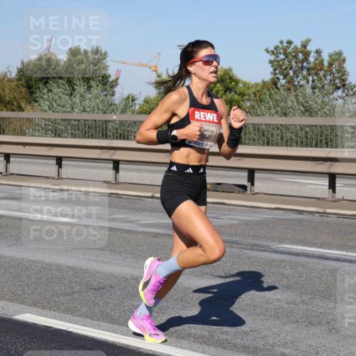 03.10.2025 - Köhlbrandbrückenlauf Julia Fischer http://msf.ph/oto/9004961 03.10.2025 12:36:45 Position 3 6740 meine-sportfotos.de