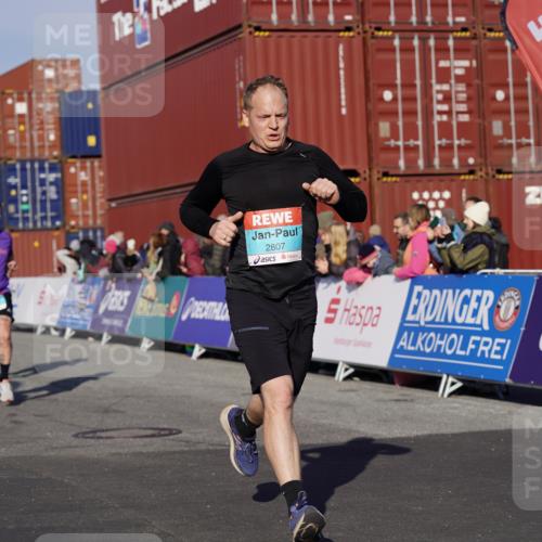 03.10.2025 - Köhlbrandbrückenlauf Michael Burmester http://msf.ph/oto/9004963 03.10.2025 10:07:34 Ziel 1014, 1363, 1377, 1378, 1384, 1532, 1764, 1774, 1886, 2807, 2814, 2990, 3250, 3497 meine-sportfotos.de