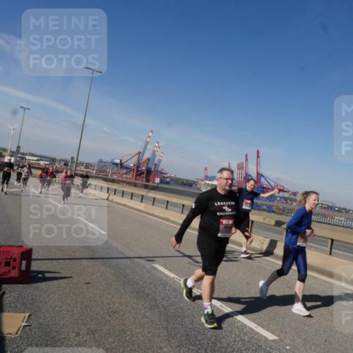 03.10.2025 - Köhlbrandbrückenlauf Matties Gatica Varas http://msf.ph/oto/9004967 03.10.2025 12:58:53 Position 2  meine-sportfotos.de