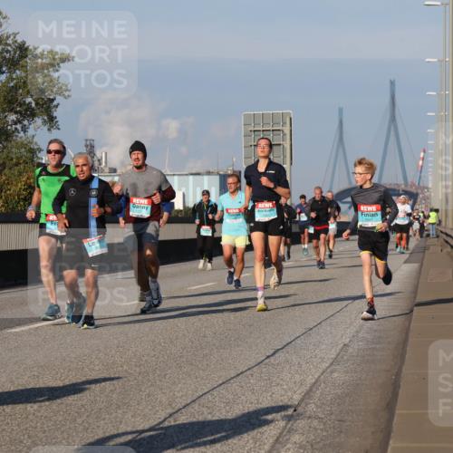 03.10.2025 - Köhlbrandbrückenlauf Luisa Fischer http://msf.ph/oto/9004969 03.10.2025 10:46:38 Position 3 2997 meine-sportfotos.de