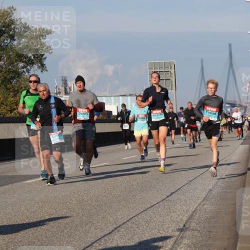 03.10.2025 - Köhlbrandbrückenlauf Luisa Fischer http://msf.ph/oto/9004971 03.10.2025 10:46:38 Position 3  meine-sportfotos.de