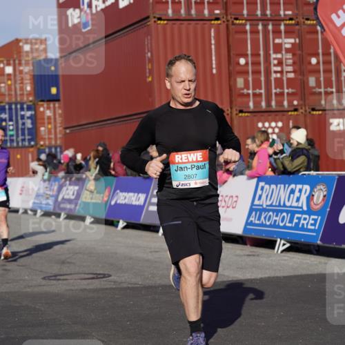 03.10.2025 - Köhlbrandbrückenlauf Michael Burmester http://msf.ph/oto/9004979 03.10.2025 10:07:34 Ziel 1014, 1363, 1377, 1378, 1384, 1532, 1764, 1774, 1886, 2807, 2814, 2990, 3250, 3497 meine-sportfotos.de