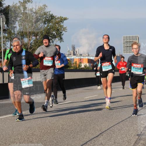 03.10.2025 - Köhlbrandbrückenlauf Luisa Fischer http://msf.ph/oto/9004991 03.10.2025 10:46:39 Position 3 21, 3464, 1237, 1087, 2997 meine-sportfotos.de
