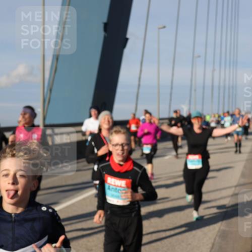 03.10.2025 - Köhlbrandbrückenlauf Julia Fischer http://msf.ph/oto/9005012 03.10.2025 09:50:46 Position 2  meine-sportfotos.de