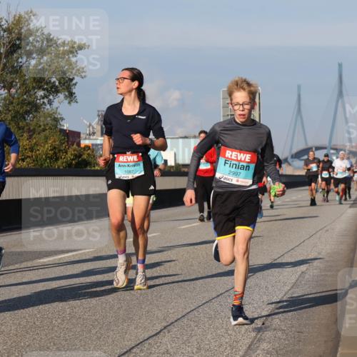 03.10.2025 - Köhlbrandbrückenlauf Luisa Fischer http://msf.ph/oto/9005013 03.10.2025 10:46:40 Position 3 1249, 1087, 2997 meine-sportfotos.de