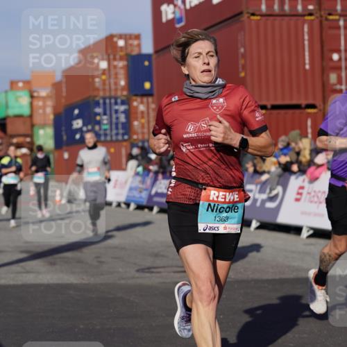 03.10.2025 - Köhlbrandbrückenlauf Michael Burmester http://msf.ph/oto/9005020 03.10.2025 10:07:36 Ziel 1014, 1363, 1377, 1378, 1384, 1532, 1764, 1886, 2807, 2814, 2990, 3250, 3497 meine-sportfotos.de