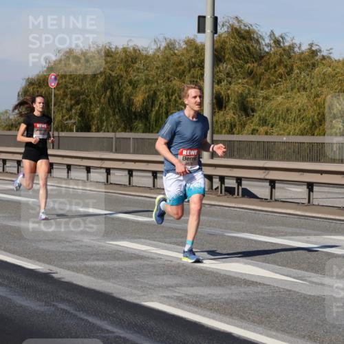 03.10.2025 - Köhlbrandbrückenlauf Julia Fischer http://msf.ph/oto/9005025 03.10.2025 12:36:57 Position 3 6638 meine-sportfotos.de