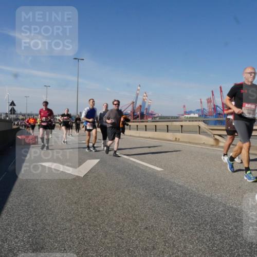03.10.2025 - Köhlbrandbrückenlauf Matties Gatica Varas http://msf.ph/oto/9005027 03.10.2025 12:59:11 Position 2  meine-sportfotos.de