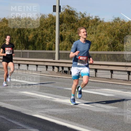03.10.2025 - Köhlbrandbrückenlauf Julia Fischer http://msf.ph/oto/9005031 03.10.2025 12:36:57 Position 3 6638 meine-sportfotos.de