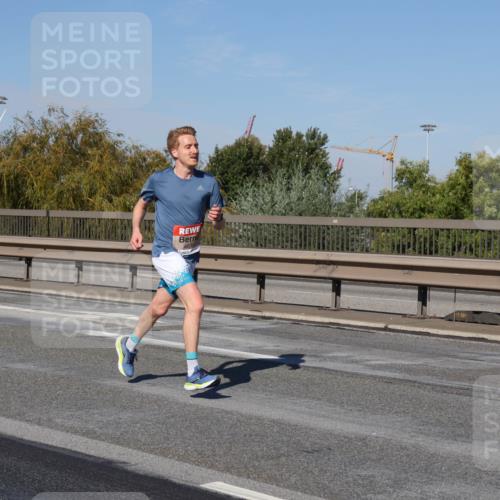 03.10.2025 - Köhlbrandbrückenlauf Julia Fischer http://msf.ph/oto/9005035 03.10.2025 12:36:58 Position 3  meine-sportfotos.de