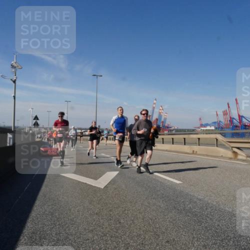 03.10.2025 - Köhlbrandbrückenlauf Matties Gatica Varas http://msf.ph/oto/9005037 03.10.2025 12:59:11 Position 2  meine-sportfotos.de