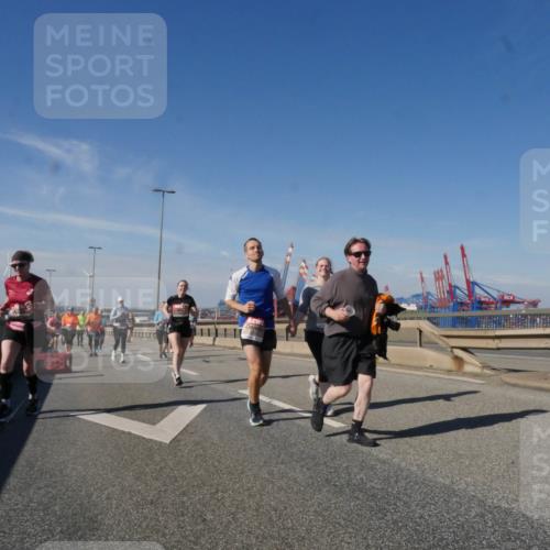 03.10.2025 - Köhlbrandbrückenlauf Matties Gatica Varas http://msf.ph/oto/9005048 03.10.2025 12:59:12 Position 2  meine-sportfotos.de
