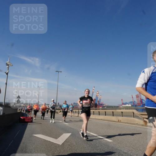 03.10.2025 - Köhlbrandbrückenlauf Matties Gatica Varas http://msf.ph/oto/9005055 03.10.2025 12:59:14 Position 2 140 meine-sportfotos.de