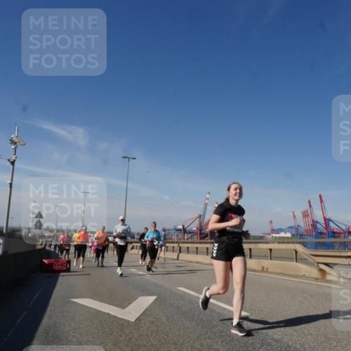 03.10.2025 - Köhlbrandbrückenlauf Matties Gatica Varas http://msf.ph/oto/9005058 03.10.2025 12:59:14 Position 2  meine-sportfotos.de