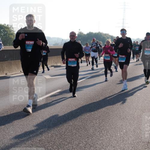 03.10.2025 - Köhlbrandbrückenlauf Fabian Wolf http://msf.ph/oto/9005063 03.10.2025 09:19:01 Position 3 3781, 3315, 1873, 1933 meine-sportfotos.de