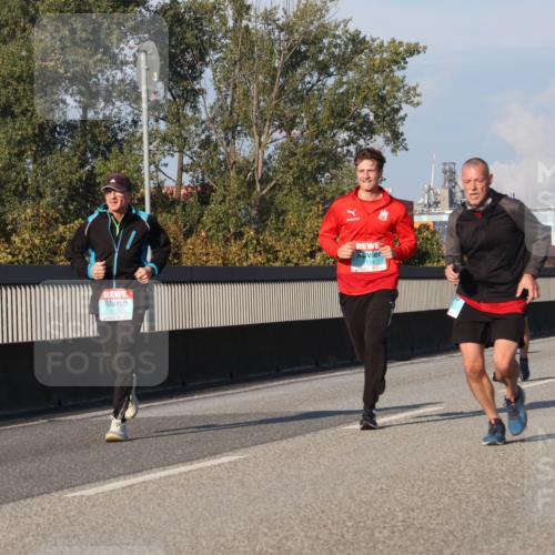 03.10.2025 - Köhlbrandbrückenlauf Luisa Fischer http://msf.ph/oto/9005066 03.10.2025 10:46:45 Position 3  meine-sportfotos.de