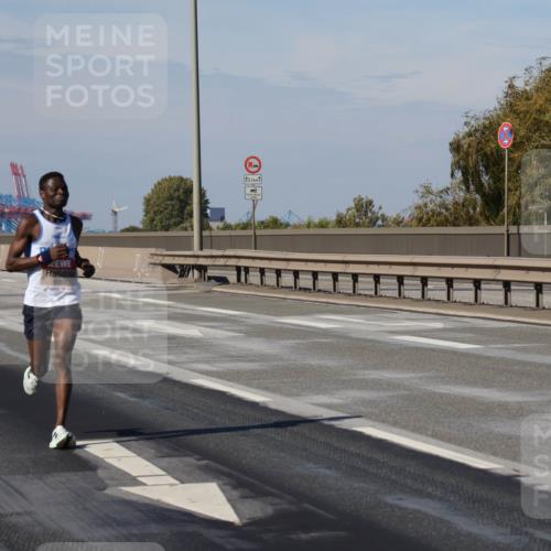 03.10.2025 - Köhlbrandbrückenlauf Julia Fischer http://msf.ph/oto/9005067 03.10.2025 12:37:59 Position 3  meine-sportfotos.de