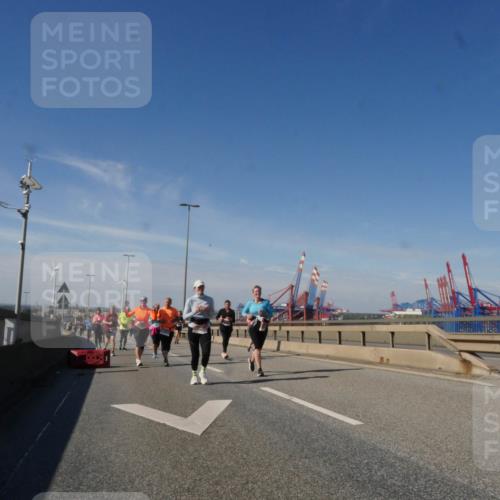 03.10.2025 - Köhlbrandbrückenlauf Matties Gatica Varas http://msf.ph/oto/9005068 03.10.2025 12:59:15 Position 2  meine-sportfotos.de