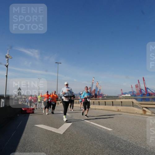 03.10.2025 - Köhlbrandbrückenlauf Matties Gatica Varas http://msf.ph/oto/9005075 03.10.2025 12:59:15 Position 2  meine-sportfotos.de