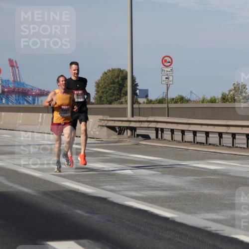 03.10.2025 - Köhlbrandbrückenlauf Julia Fischer http://msf.ph/oto/9005095 03.10.2025 12:38:26 Position 3  meine-sportfotos.de