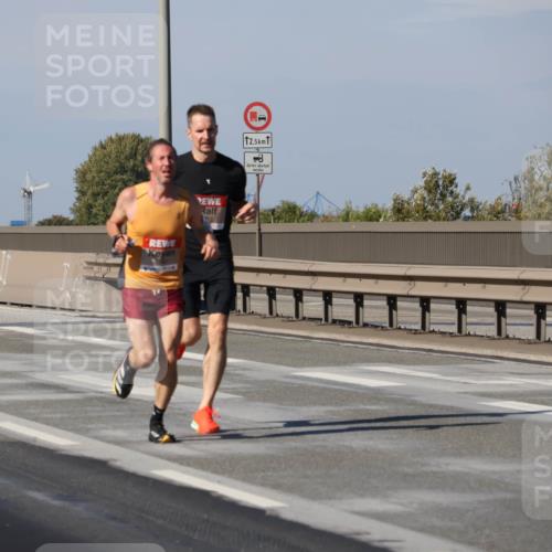 03.10.2025 - Köhlbrandbrückenlauf Julia Fischer http://msf.ph/oto/9005101 03.10.2025 12:38:28 Position 3 12, 5 meine-sportfotos.de