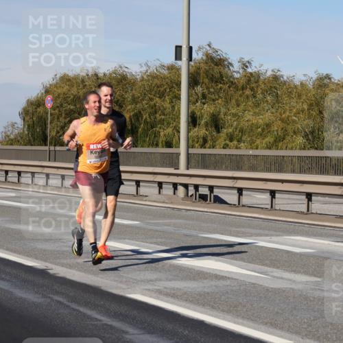 03.10.2025 - Köhlbrandbrückenlauf Julia Fischer http://msf.ph/oto/9005107 03.10.2025 12:38:31 Position 3  meine-sportfotos.de