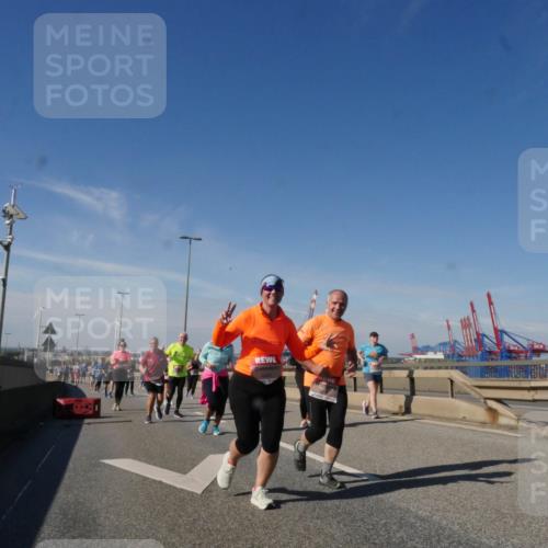 03.10.2025 - Köhlbrandbrückenlauf Matties Gatica Varas http://msf.ph/oto/9005109 03.10.2025 12:59:18 Position 2  meine-sportfotos.de