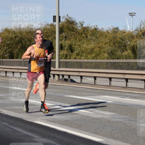 03.10.2025 - Köhlbrandbrückenlauf Julia Fischer http://msf.ph/oto/9005112 03.10.2025 12:38:32 Position 3  meine-sportfotos.de