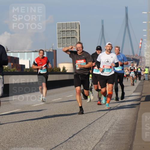 03.10.2025 - Köhlbrandbrückenlauf Luisa Fischer http://msf.ph/oto/9005119 03.10.2025 10:46:49 Position 3 1405, 3137 meine-sportfotos.de