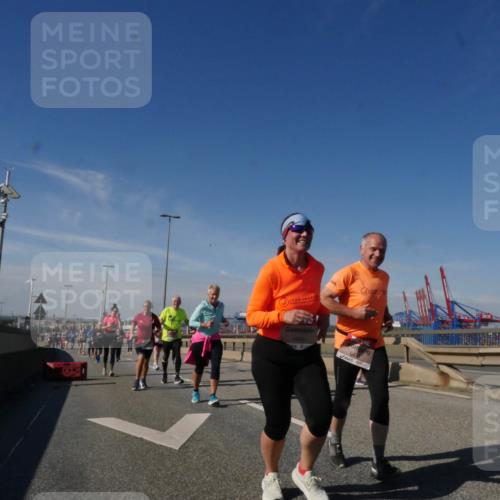 03.10.2025 - Köhlbrandbrückenlauf Matties Gatica Varas http://msf.ph/oto/9005122 03.10.2025 12:59:19 Position 2 4440 meine-sportfotos.de