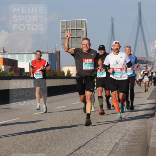 03.10.2025 - Köhlbrandbrückenlauf Luisa Fischer http://msf.ph/oto/9005124 03.10.2025 10:46:49 Position 3 3137, 1077, 2709, 2697 meine-sportfotos.de