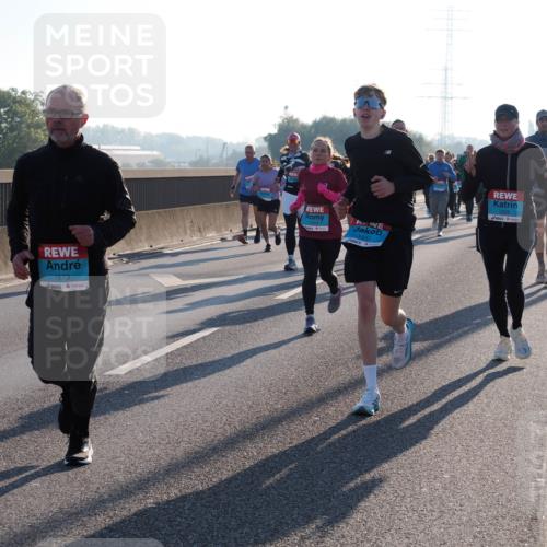 03.10.2025 - Köhlbrandbrückenlauf Fabian Wolf http://msf.ph/oto/9005127 03.10.2025 09:19:03 Position 3 1873, 515, 1933, 3326 meine-sportfotos.de