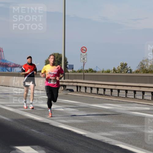 03.10.2025 - Köhlbrandbrückenlauf Julia Fischer http://msf.ph/oto/9005128 03.10.2025 12:38:51 Position 3 12, 5, 12, 5 meine-sportfotos.de