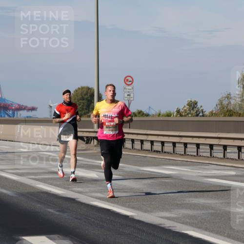 03.10.2025 - Köhlbrandbrückenlauf Julia Fischer http://msf.ph/oto/9005135 03.10.2025 12:38:52 Position 3 12, 5, 1, 6614, 12, 5 meine-sportfotos.de