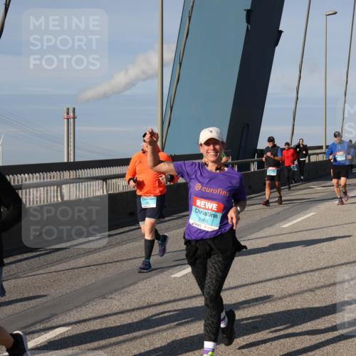 03.10.2025 - Köhlbrandbrückenlauf Julia Fischer http://msf.ph/oto/9005137 03.10.2025 09:51:05 Position 2 1905, 2986 meine-sportfotos.de