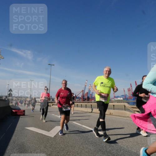 03.10.2025 - Köhlbrandbrückenlauf Matties Gatica Varas http://msf.ph/oto/9005153 03.10.2025 12:59:21 Position 2 615 meine-sportfotos.de