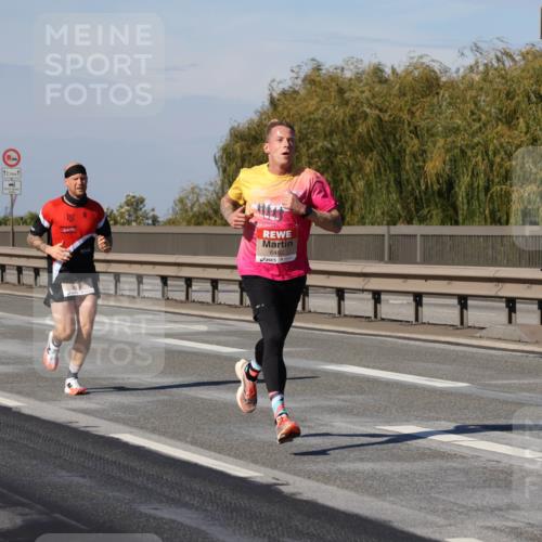 03.10.2025 - Köhlbrandbrückenlauf Julia Fischer http://msf.ph/oto/9005155 03.10.2025 12:38:54 Position 3 12, 5, 6482 meine-sportfotos.de