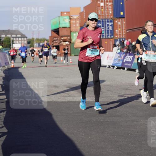 03.10.2025 - Köhlbrandbrückenlauf Michael Burmester http://msf.ph/oto/9005161 03.10.2025 10:07:40 Ziel 1363, 1377, 1378, 1384, 1849, 2814, 2990, 3217, 3250 meine-sportfotos.de