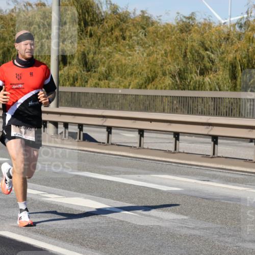 03.10.2025 - Köhlbrandbrückenlauf Julia Fischer http://msf.ph/oto/9005173 03.10.2025 12:38:57 Position 3  meine-sportfotos.de
