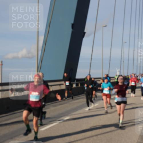 03.10.2025 - Köhlbrandbrückenlauf Julia Fischer http://msf.ph/oto/9005183 03.10.2025 09:51:17 Position 2  meine-sportfotos.de