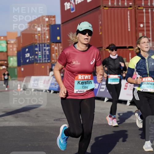 03.10.2025 - Köhlbrandbrückenlauf Michael Burmester http://msf.ph/oto/9005191 03.10.2025 10:07:41 Ziel 1363, 1377, 1378, 1384, 1849, 2814, 2990, 3217, 3250 meine-sportfotos.de