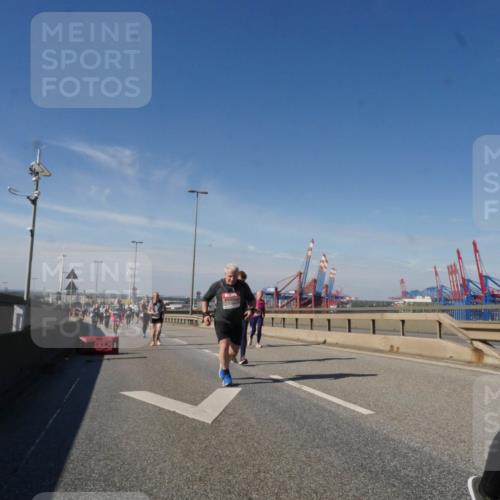 03.10.2025 - Köhlbrandbrückenlauf Matties Gatica Varas http://msf.ph/oto/9005204 03.10.2025 12:59:27 Position 2  meine-sportfotos.de